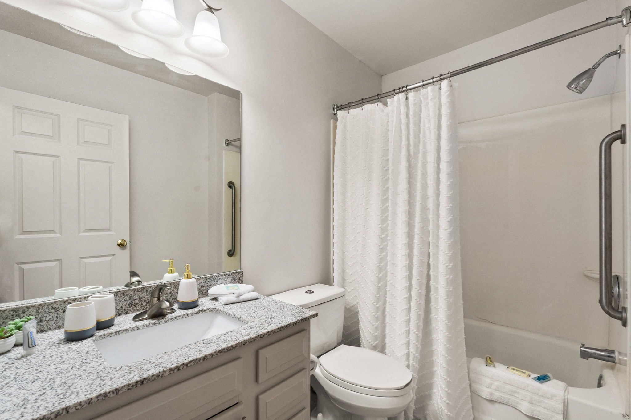 Full Bathroom at AVIA North Shore Apartments, Jeffersonville, IN, 47130